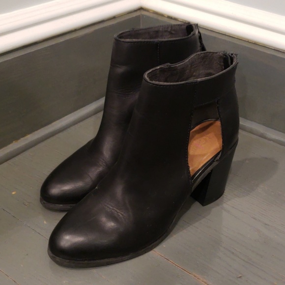 BC Black Booties - Picture 2 of 4